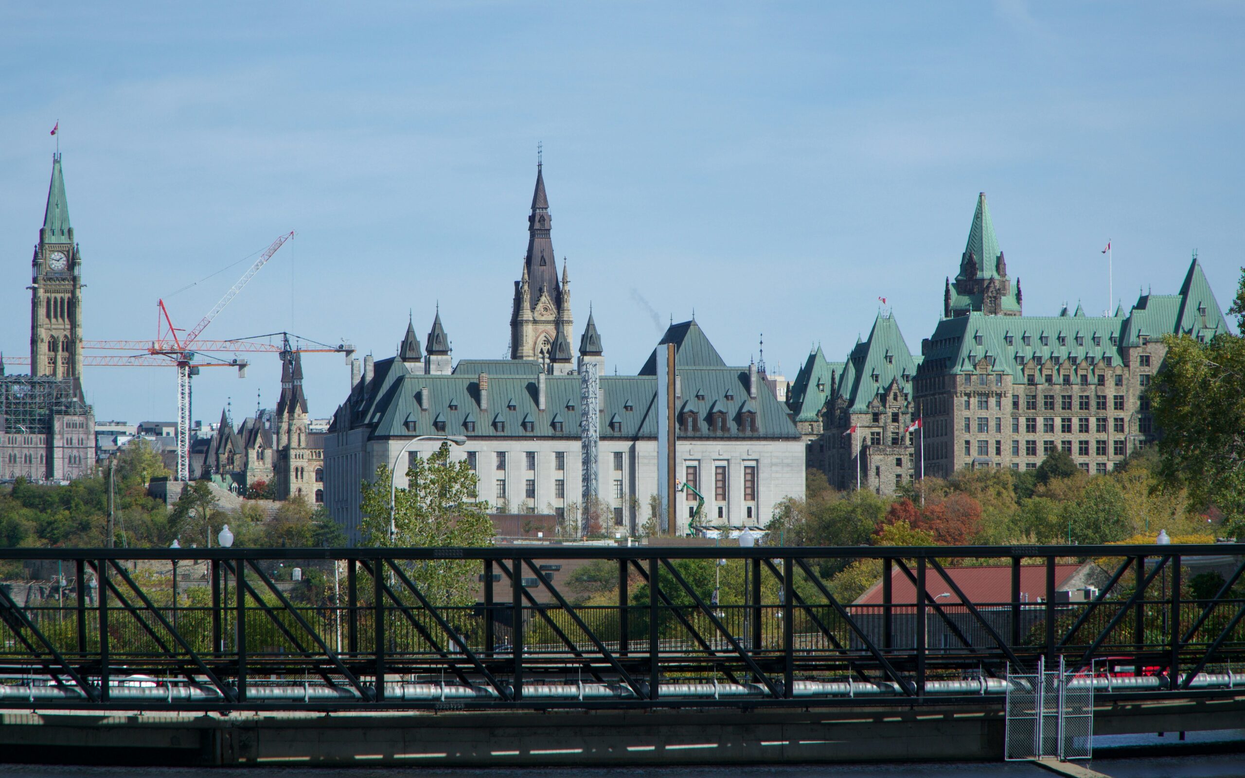 Long-Distance Moving from Toronto to Ottawa & Montreal: What to Expect
